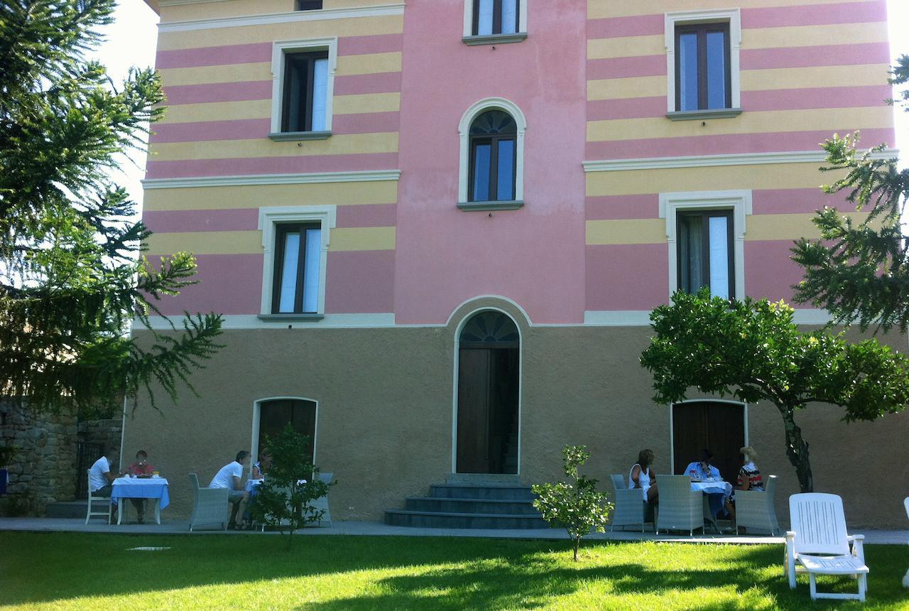 Villa Vincenza วัลโล เดลลา ลูคาเนีย ภายนอก รูปภาพ