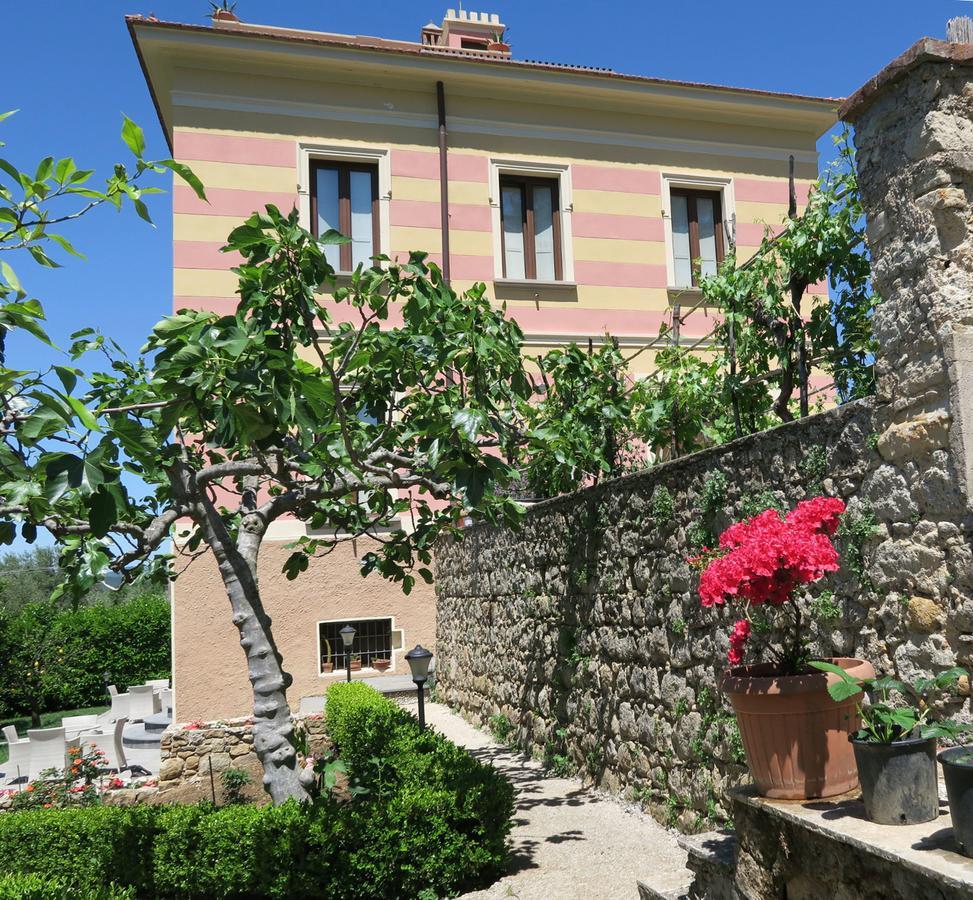 Villa Vincenza วัลโล เดลลา ลูคาเนีย ภายนอก รูปภาพ