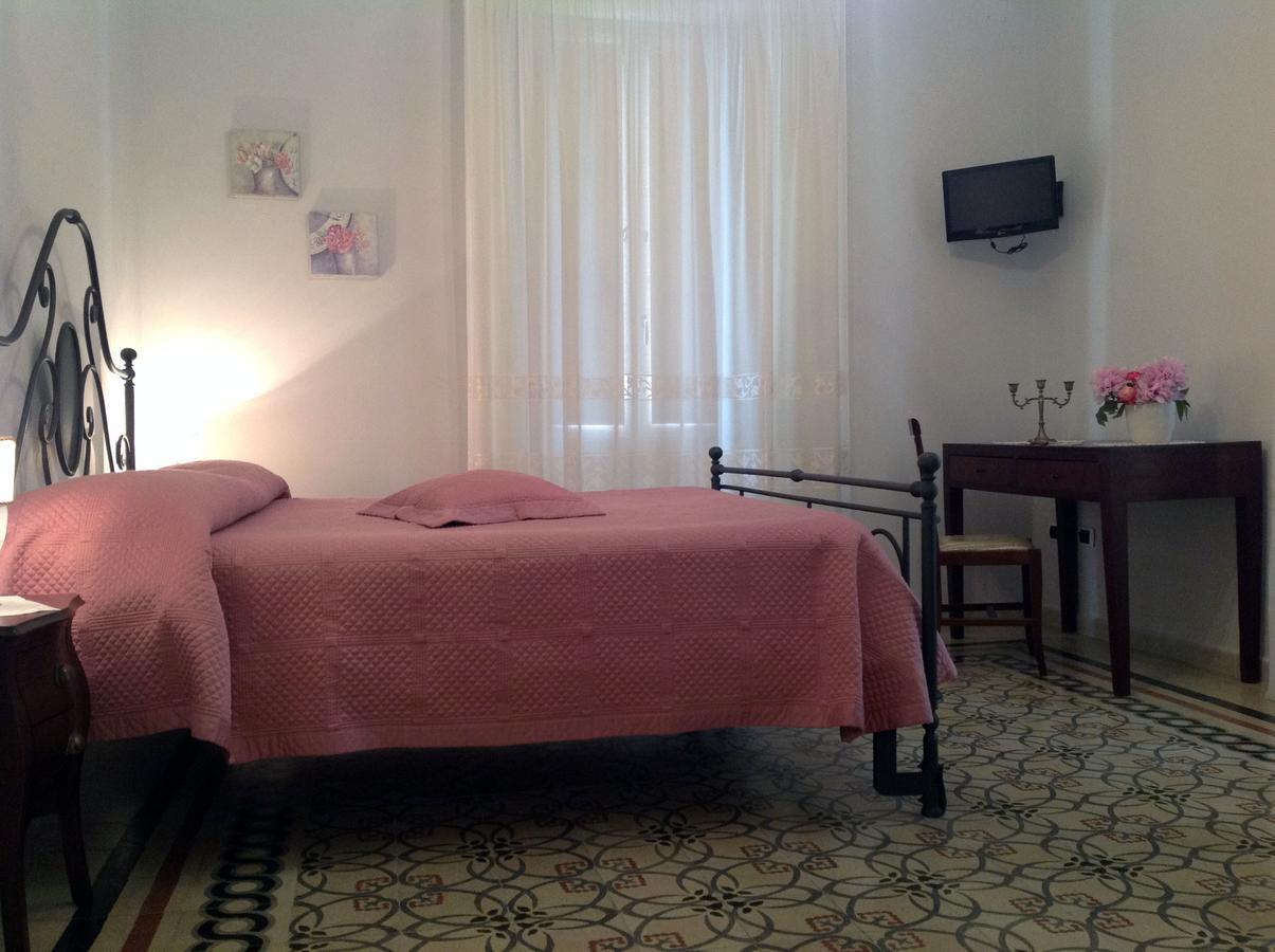 Villa Vincenza วัลโล เดลลา ลูคาเนีย ภายนอก รูปภาพ